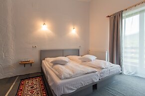 Ana Bed and Breakfast