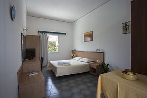 Romani Studios Perissa