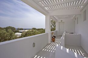 Romani Studios Perissa