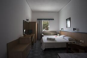 Romani Studios Perissa