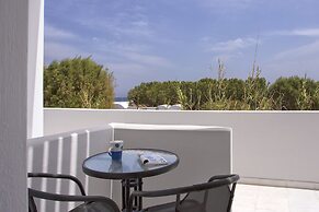 Romani Studios Perissa