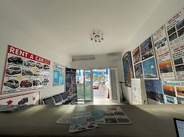 Romani Studios Perissa