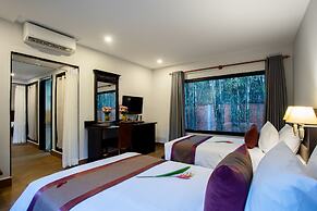 La Renaissance Boutique