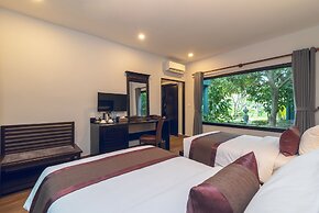 La Renaissance Boutique