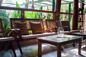 La Renaissance Boutique