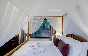 La Renaissance Boutique