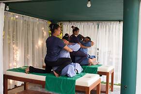 La Renaissance Boutique