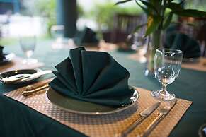 La Renaissance Boutique