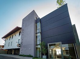 Hive 68 - Hotel and Resorts Negombo