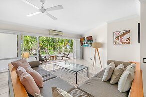 Poolside Apt In Alamanda Beachfront Resort 55