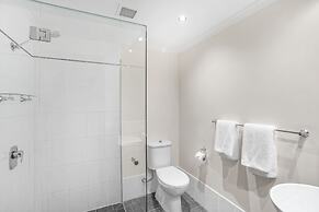 Poolside Apt In Alamanda Beachfront Resort 55