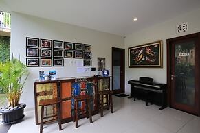 Dewi Villa Padangbai Hotel