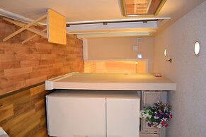 City View 411 3BD Condo with Fireplace by RedAwning