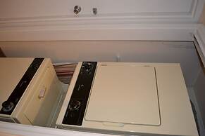 City View 411 3BD Condo with Fireplace by RedAwning