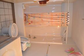 110 3BD Family Condo with Jacuzzi Tub by RedAwning