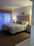 110 3BD Family Condo with Jacuzzi Tub by RedAwning