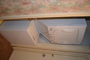 110 3BD Family Condo with Jacuzzi Tub by RedAwning