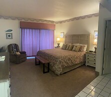 110 3BD Family Condo with Jacuzzi Tub by RedAwning