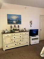 110 3BD Family Condo with Jacuzzi Tub by RedAwning