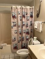 110 3BD Family Condo with Jacuzzi Tub by RedAwning