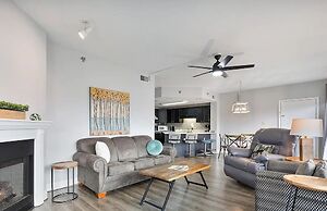 City View 611 3BD Condo with Jacuzzi Tub and Fireplace by RedAwning