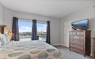 City View 611 3BD Condo with Jacuzzi Tub and Fireplace by RedAwning