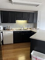 City View 611 3BD Condo with Jacuzzi Tub and Fireplace by RedAwning