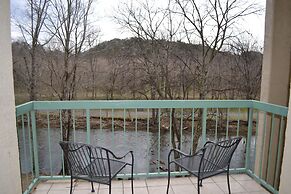 Smoky Mountains 304 2BD Condo with Private Balcony and Fireplace by Re