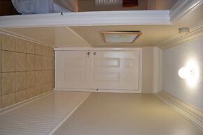 Smoky Mountains 304 2BD Condo with Private Balcony and Fireplace by Re