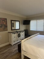 Smoky Mountains 304 2BD Condo with Private Balcony and Fireplace by Re