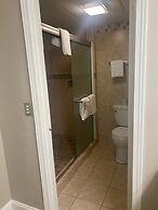 Smoky Mountains 304 2BD Condo with Private Balcony and Fireplace by Re