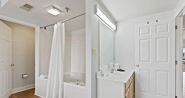 Smoky Mountains 610 3BD Condo with Fireplace and Jacuzzi Tub by RedAwn