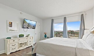 Smoky Mountains 610 3BD Condo with Fireplace and Jacuzzi Tub by RedAwn