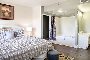 Smoky Mountains 610 3BD Condo with Fireplace and Jacuzzi Tub by RedAwn