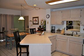 City View 410 3BD Condo with Private Balcony by RedAwning