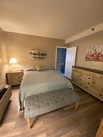 Little Pigeon River 401 2BD Condo with Jacuzzi Tub by RedAwning