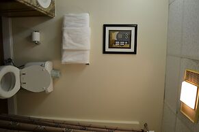 Little Pigeon River 508 2BD Condo with Fireplace and Jacuzzi Tub by Re