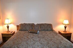 Little Pigeon River 508 2BD Condo with Fireplace and Jacuzzi Tub by Re