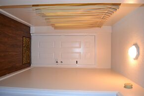 Little Pigeon River 508 2BD Condo with Fireplace and Jacuzzi Tub by Re