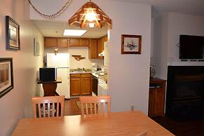 Little Pigeon River 508 2BD Condo with Fireplace and Jacuzzi Tub by Re