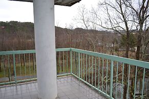 Little Pigeon River 508 2BD Condo with Fireplace and Jacuzzi Tub by Re