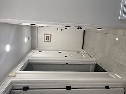 111 3bd 3 Bedroom Condo by RedAwning