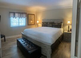 Smoky Mountains 101 2BD Condo with Fireplace and Private Balcony by Re