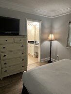 Smoky Mountains 101 2BD Condo with Fireplace and Private Balcony by Re