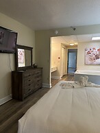 609 1bd 1 Bedroom Condo by RedAwning