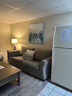 609 1bd 1 Bedroom Condo by RedAwning
