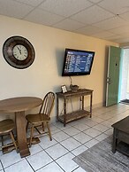 609 1bd 1 Bedroom Condo by RedAwning