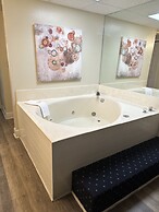 609 1bd 1 Bedroom Condo by RedAwning