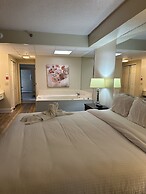 609 1bd 1 Bedroom Condo by RedAwning