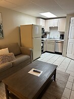 609 1bd 1 Bedroom Condo by RedAwning